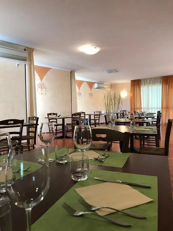 Albergo Villa Angela Toscolano Maderno Hotel